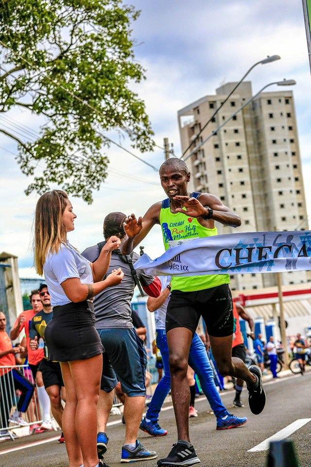 Evellin Passos é campeã da 1ª Corrida das Mulheres em Bauru